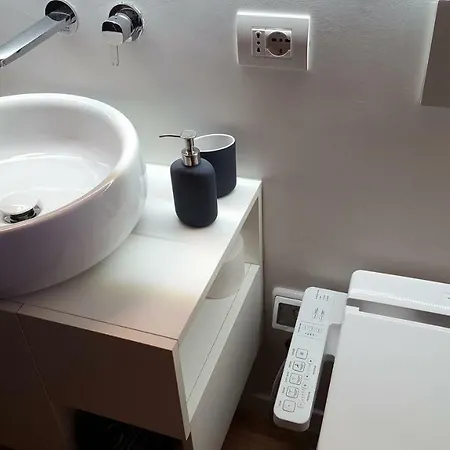 米兰岛小住公寓 * 米兰