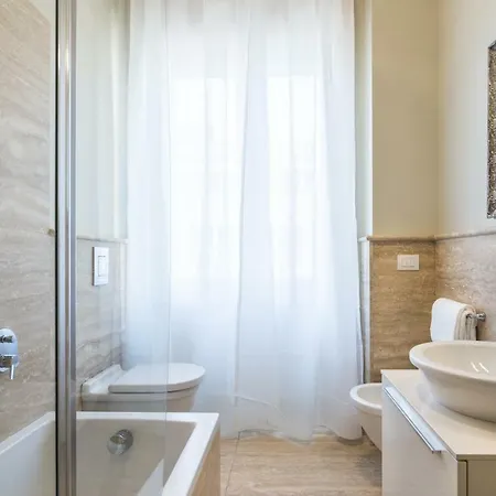 アパート Hemeras Boutique Homes - Large Design Near Duomo Cathedral ミラノ