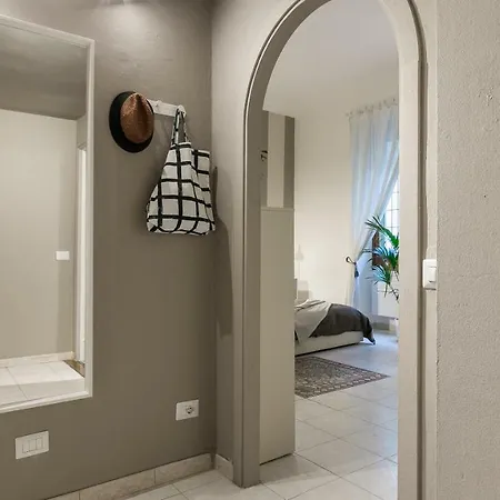 Next Stop - Station Apartment