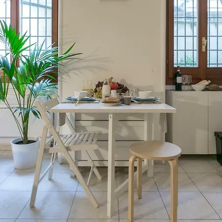 Next Stop - Station Милан