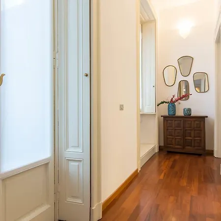 Design Ampio E Luminoso * Mailand