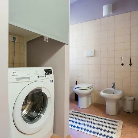 Апартаменты Cosy 2 Minutes From Duomo *