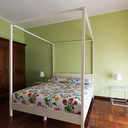 Apartment Luxurious 4bdr Penthouse Near Duomo Cathedral