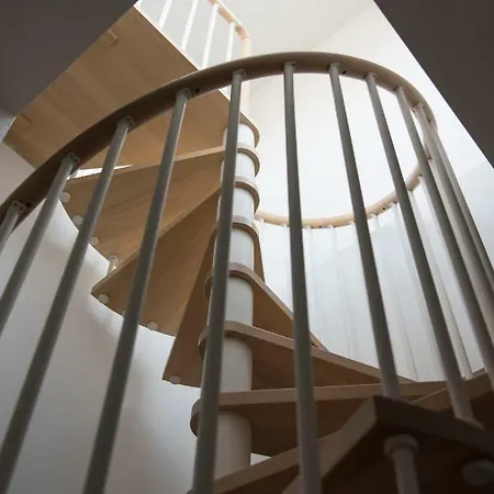 Luxurious 4bdr Penthouse Near Duomo Cathedral Mailand