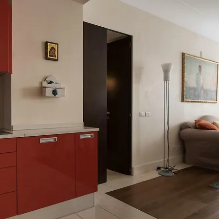 Beautiful Apartment- Duomo District Milão
