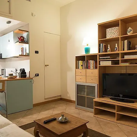 Apartment Elegant In Sant'ambrogio Milan