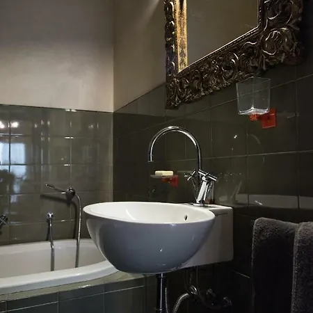 Beautiful Apartment- Duomo District Apartamento