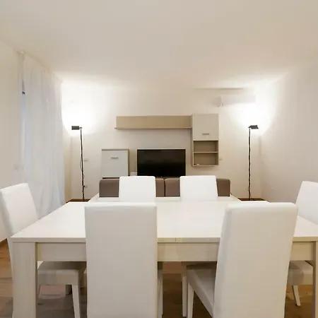 Bruni Flat Apartman *