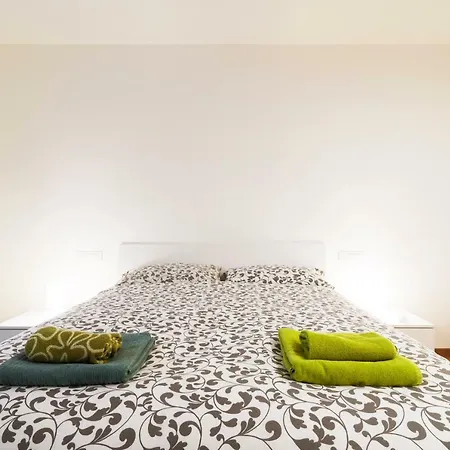 Bruni Flat Apartman *