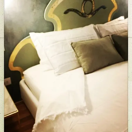 アパート 108 Eclectic Loft Near Corso ミラノ