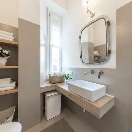 Apartment Grado 14 *