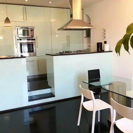 Alzaia Contemporary דירה *