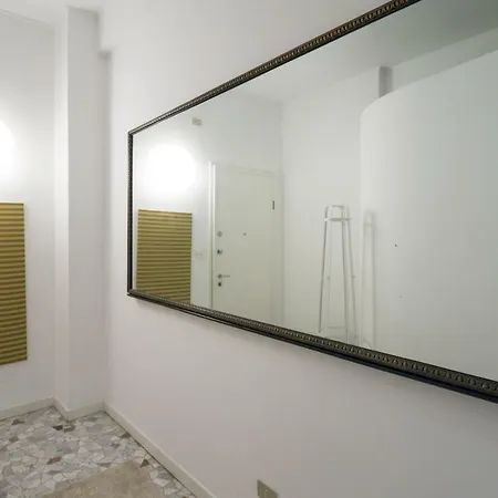 Hacca Collection - 3br Bocconi-navigli Milan