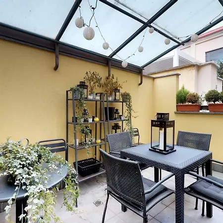 Design Near Duomo Square Appartement