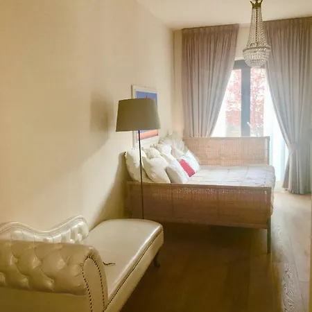Sarina * ميلان