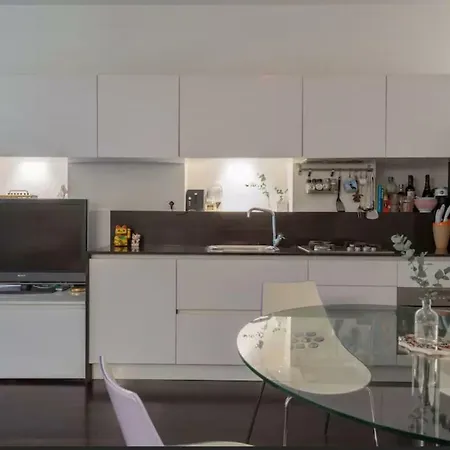 Lovely In The Heart Of Apartment Milan