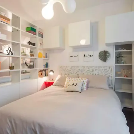 Lovely In The Heart Of ميلان