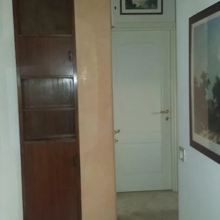 Donnafugata Daire Milano