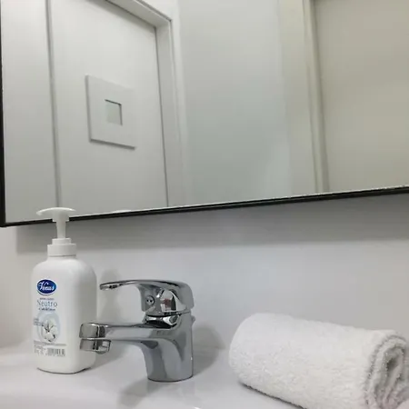 アパート White
