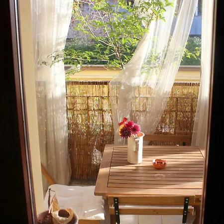 شقة Lovely Terrace