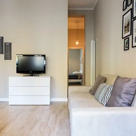 Fan House 22 Deluxe San Siro M1 M5 Wifi Milánó