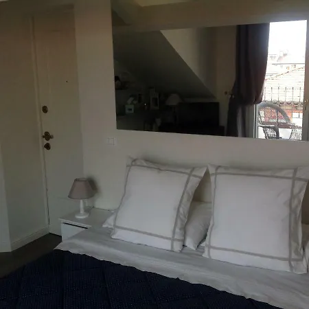Pied A Terre With Terrazza In Center Milano