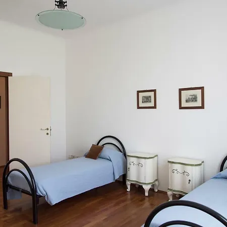 Youhosty - Segantini 73 Apartman *