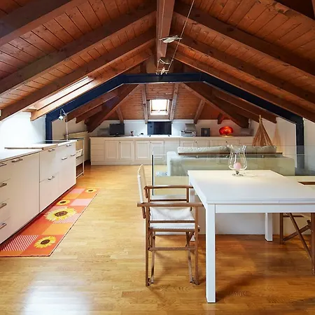 Leonardo Apartment
