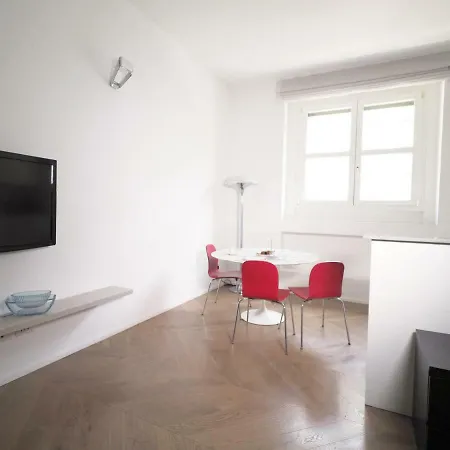 Turati 3 Апартаменты Милан