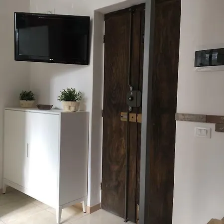 Negroli Flat