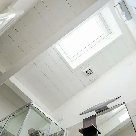The Best Rent - Bright Attic In アパート *