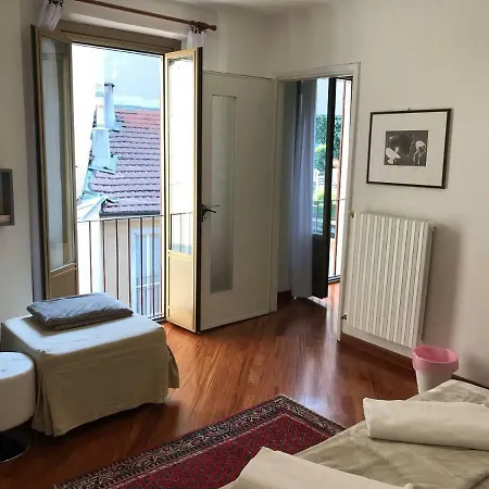 Corso Genova Con Terrazza Milán