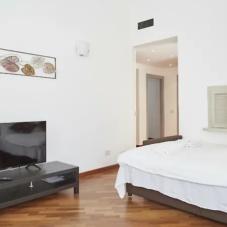 Two Bedroom In Tortona Appartamento *