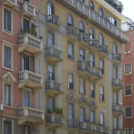 Two Bedroom In Tortona Milano