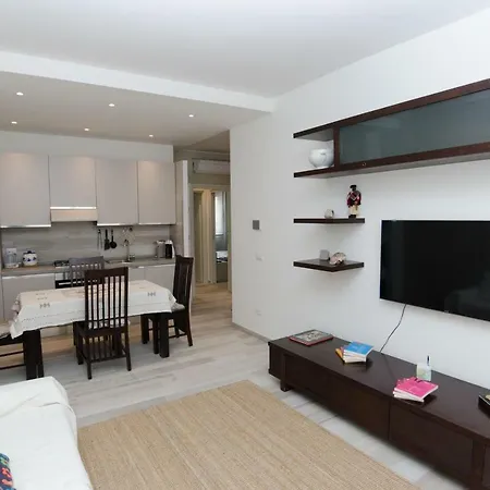 Modern And Cozy Close To The Citycenter Apartment Mailand