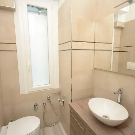 Apartment Modern And Cozy Close To The Citycenter