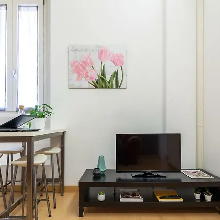 Altido 1-bed Flat Near Formentano Park