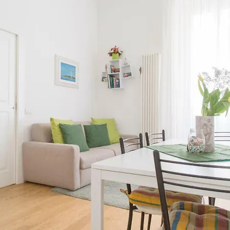 Apartment Modern And In Porta Romana Milan