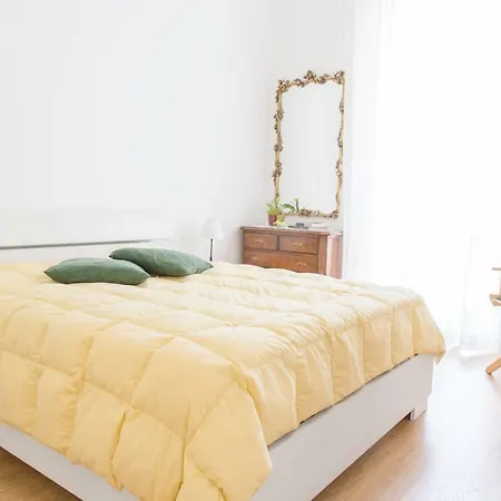 Apartment Modern And In Porta Romana Milan