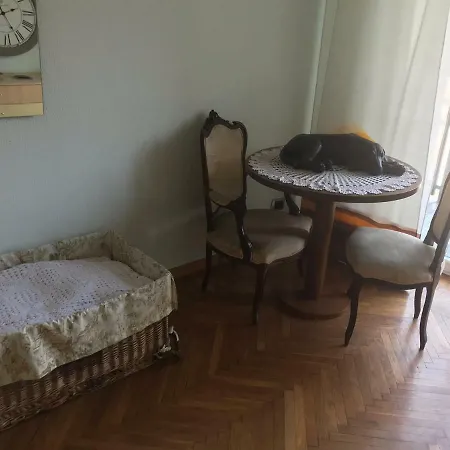 Leoni Charminghouse * מילאנו