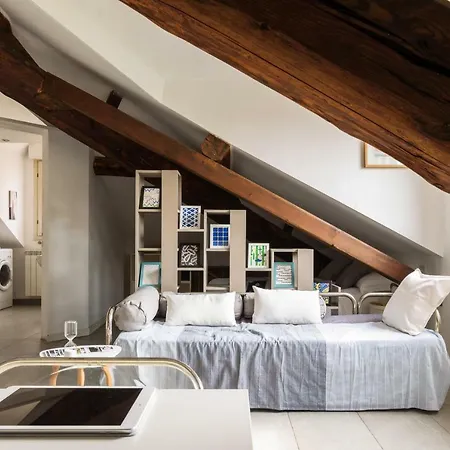 Joivy Top-floor Studio By Vittorio Formentano Park * Милан