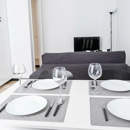Brand New Flat In Duomo Area * Μιλάνο