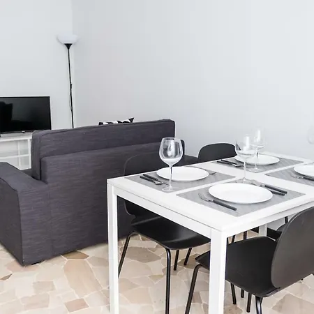 Brand New Flat In Duomo Area Διαμέρισμα *