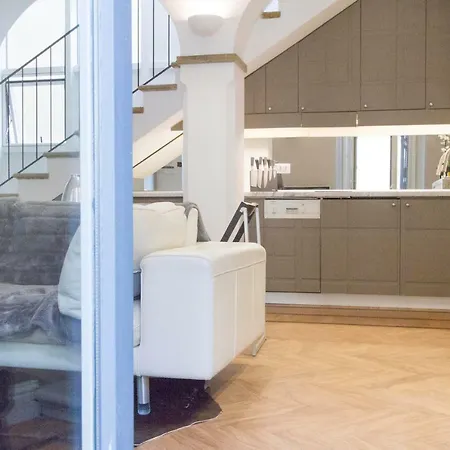 Appartement Elegante E Completamente Arredato In Duomo *