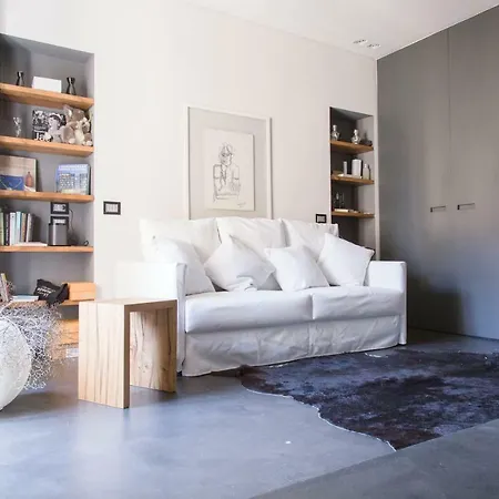 Fabulous And Comfortable Apt Sempione A Apartament