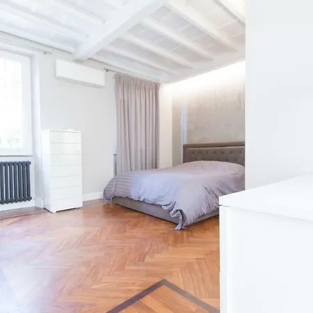 Elegante E Completamente Arredato In Duomo Apartment *