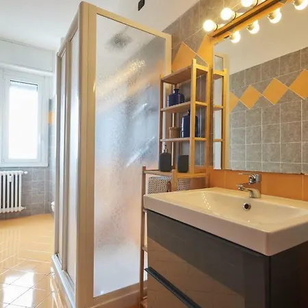 Apartment Famagosta 10 Milan