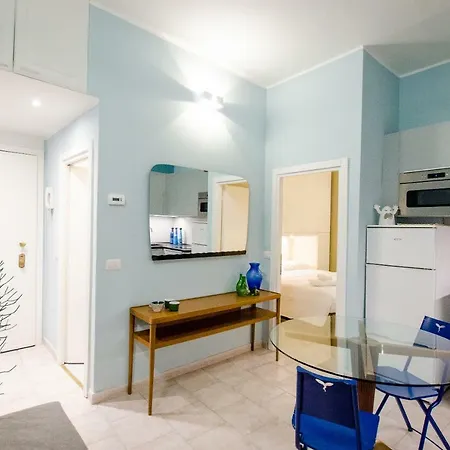 Bee House - City Center - Porta Romana Apartment Milan