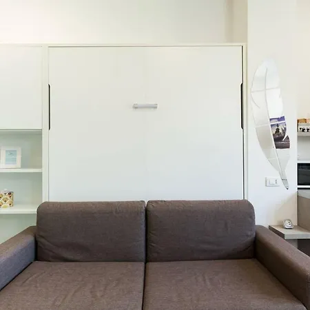 Youhosty - Piranesi 43 Milaan