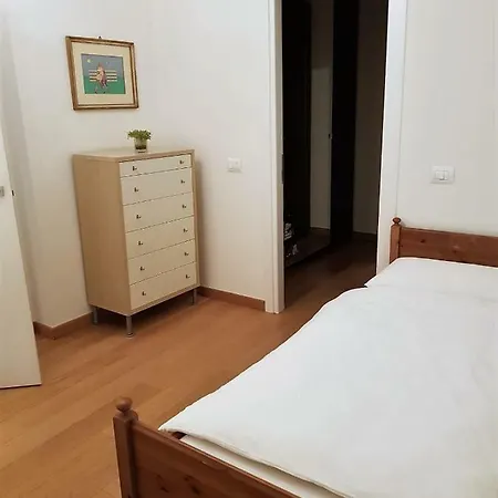 8 Via Giuseppe Vigoni Apartment *